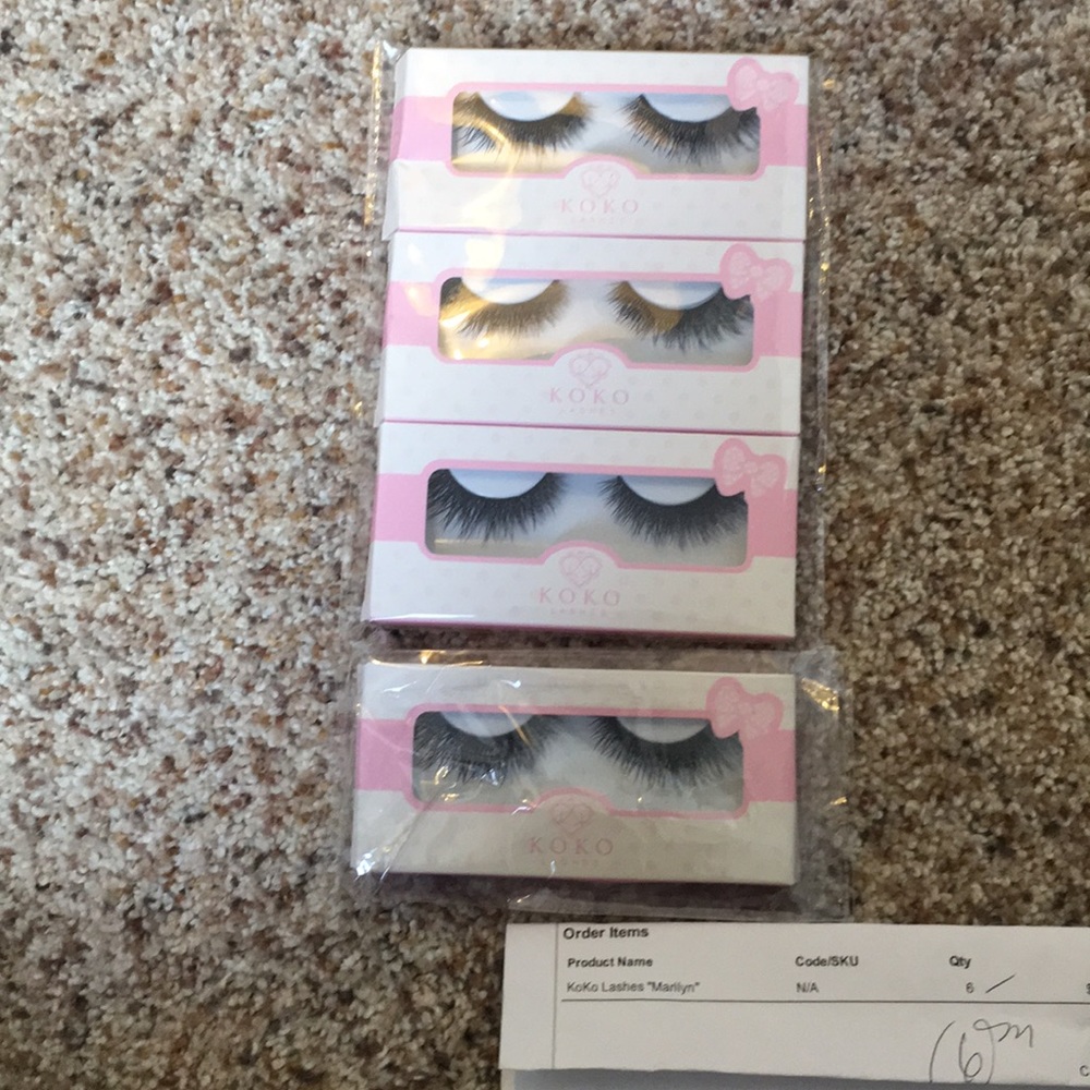 NWT Koko false lashes